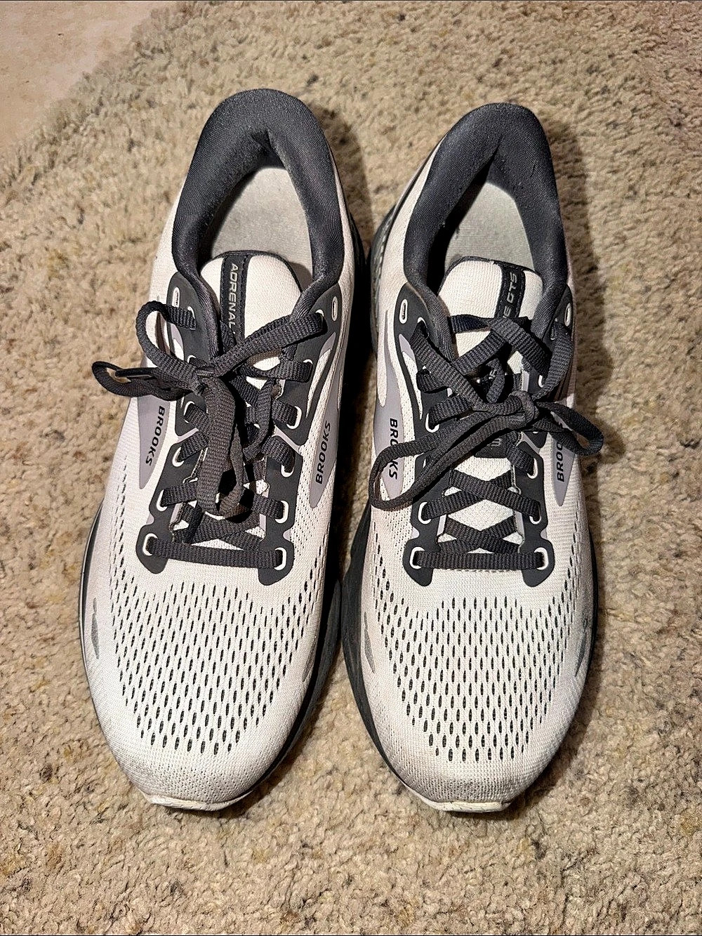 Brooks Adrenaline GTS 23 Athletic Shoes Gray & Black